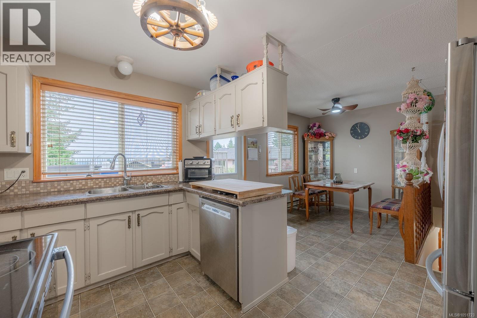 551 Birch St S, Campbell River, British Columbia