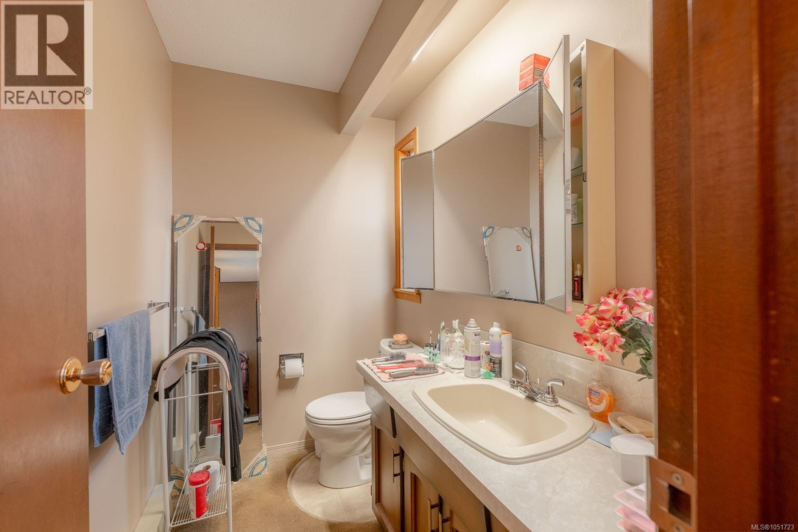 551 Birch St S, Campbell River, British Columbia