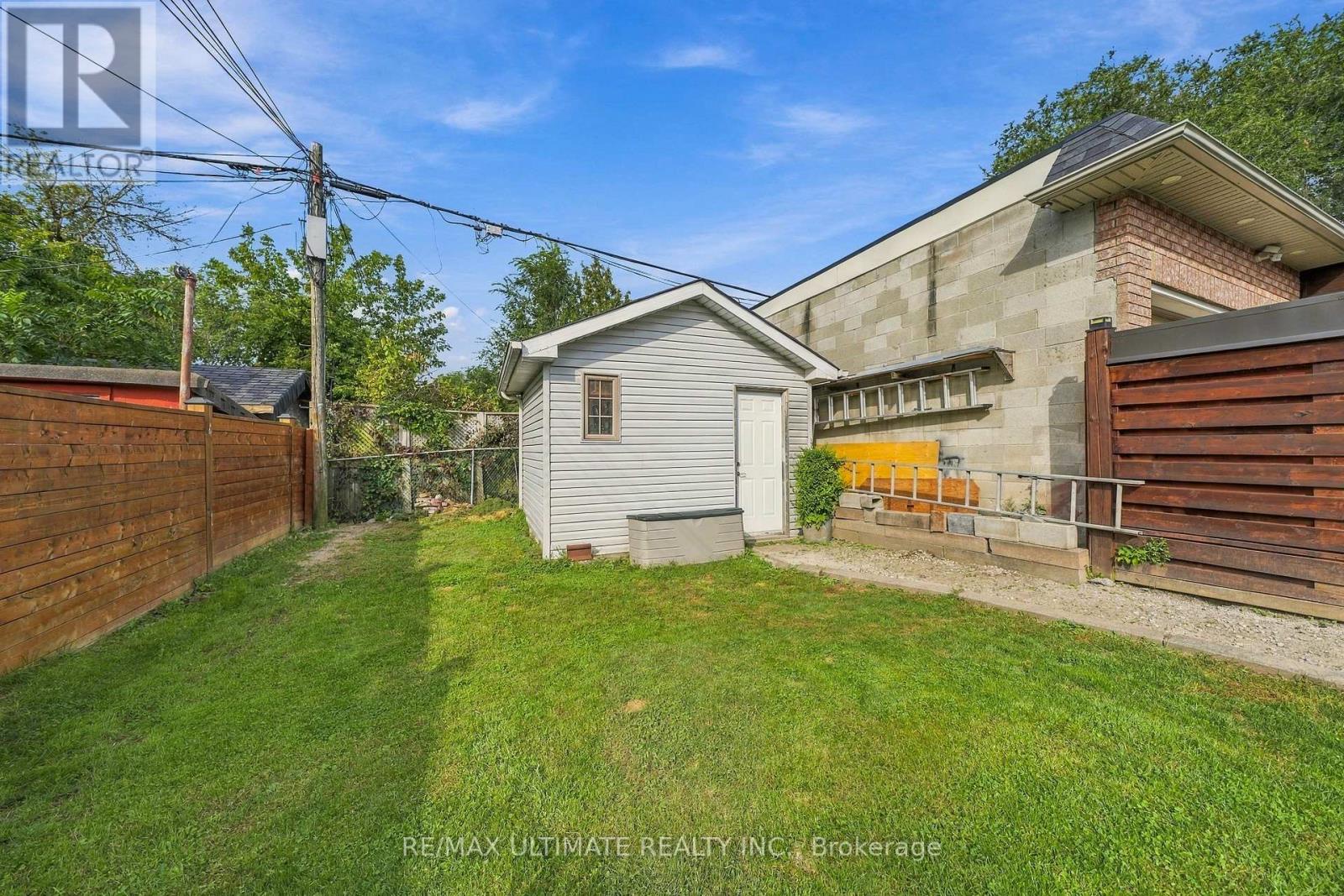 372 Blackthorn Avenue, Toronto (keelesdale-eglinton West), Ontario
