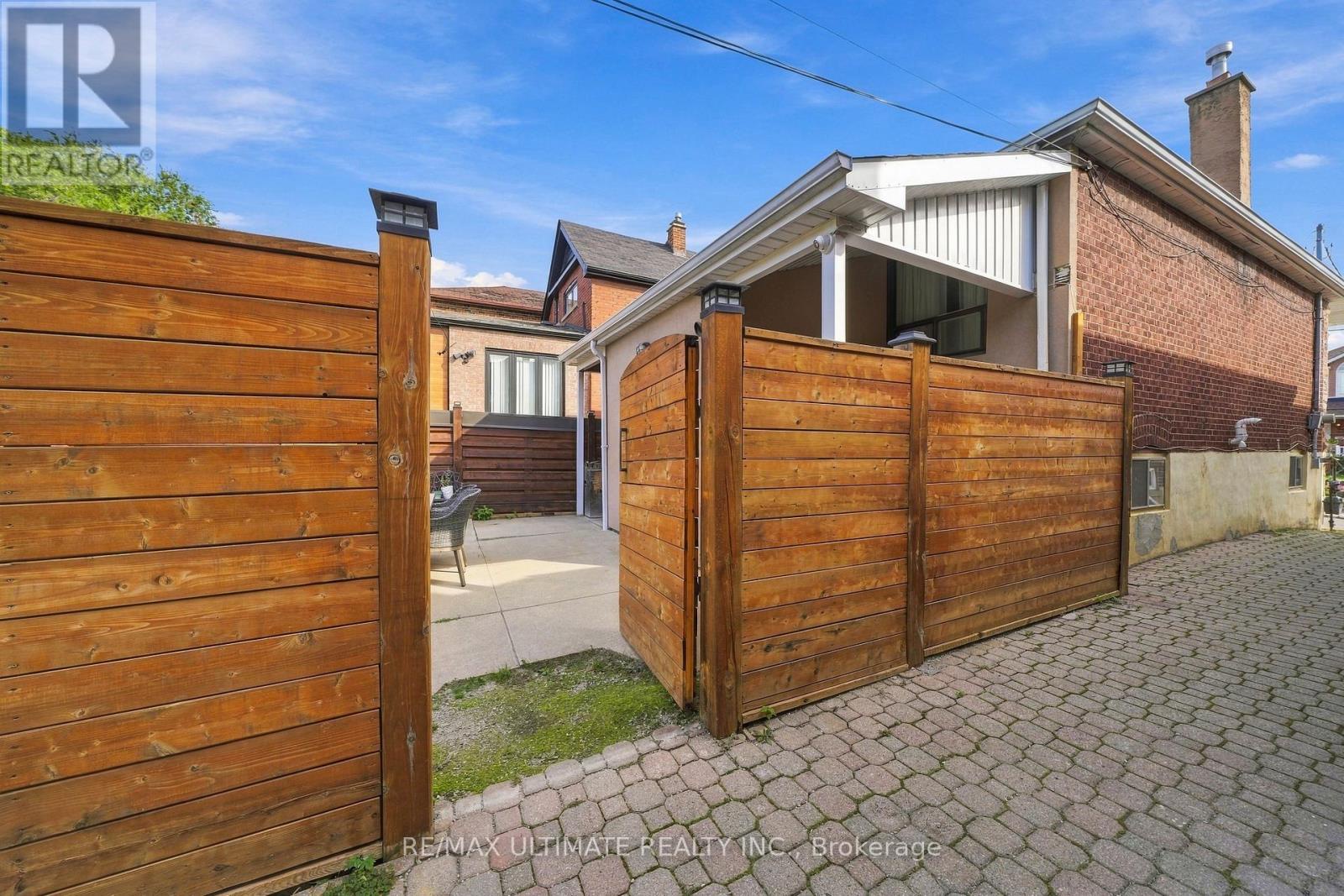 372 Blackthorn Avenue, Toronto (keelesdale-eglinton West), Ontario