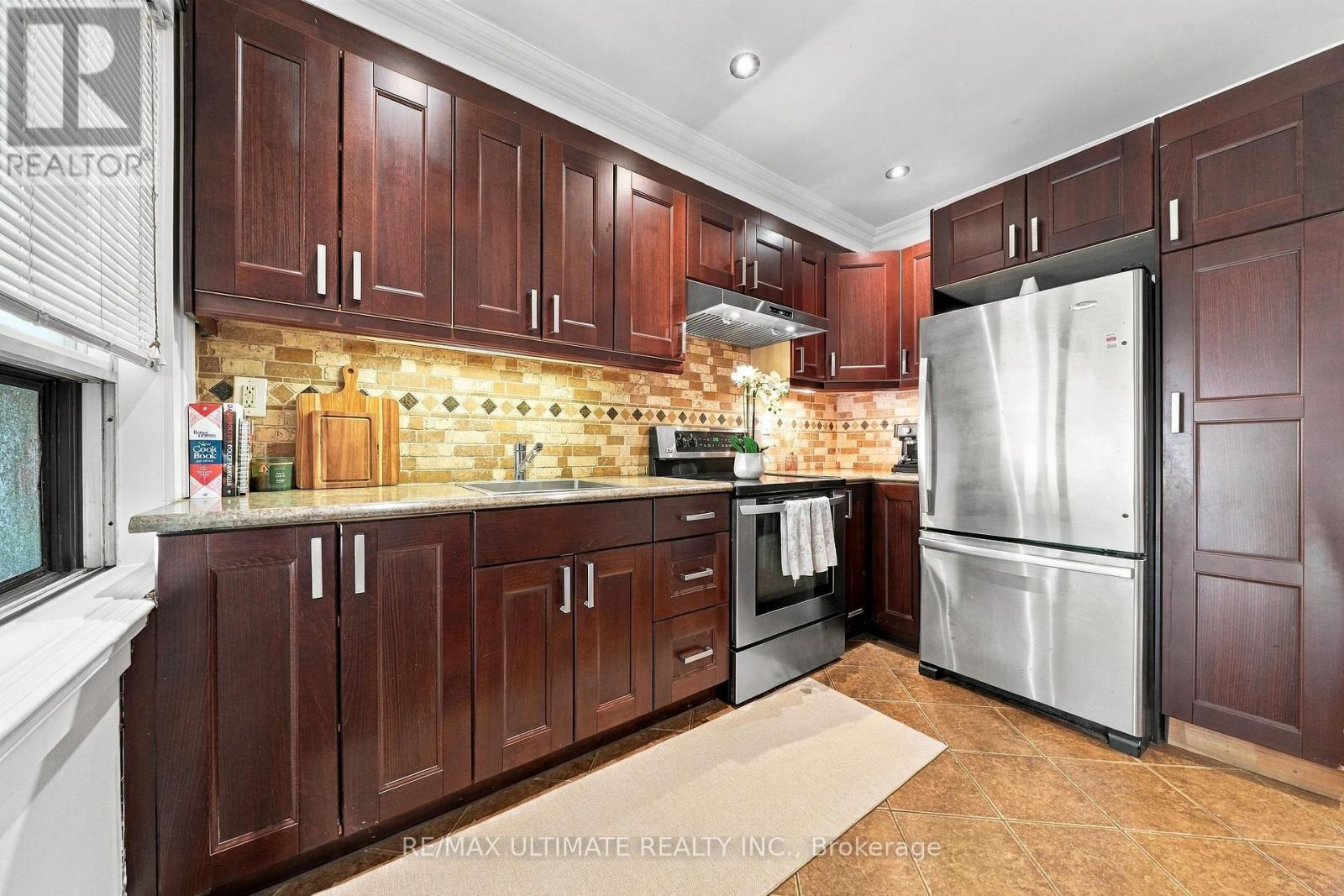 372 Blackthorn Avenue, Toronto (keelesdale-eglinton West), Ontario