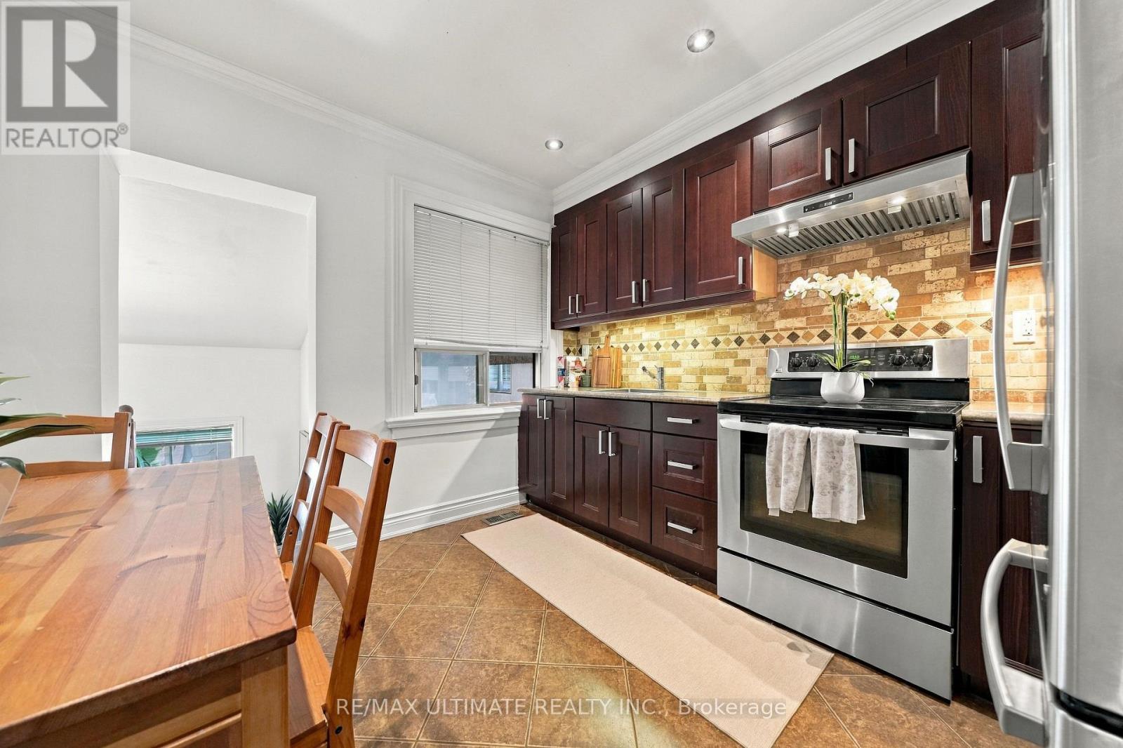 372 Blackthorn Avenue, Toronto (keelesdale-eglinton West), Ontario