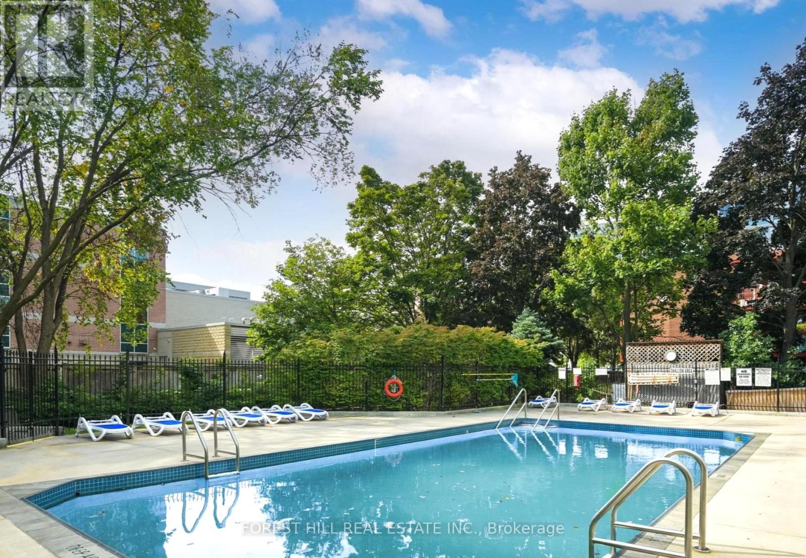 401 - 2 Covington Road, Toronto (englemount-lawrence), Ontario