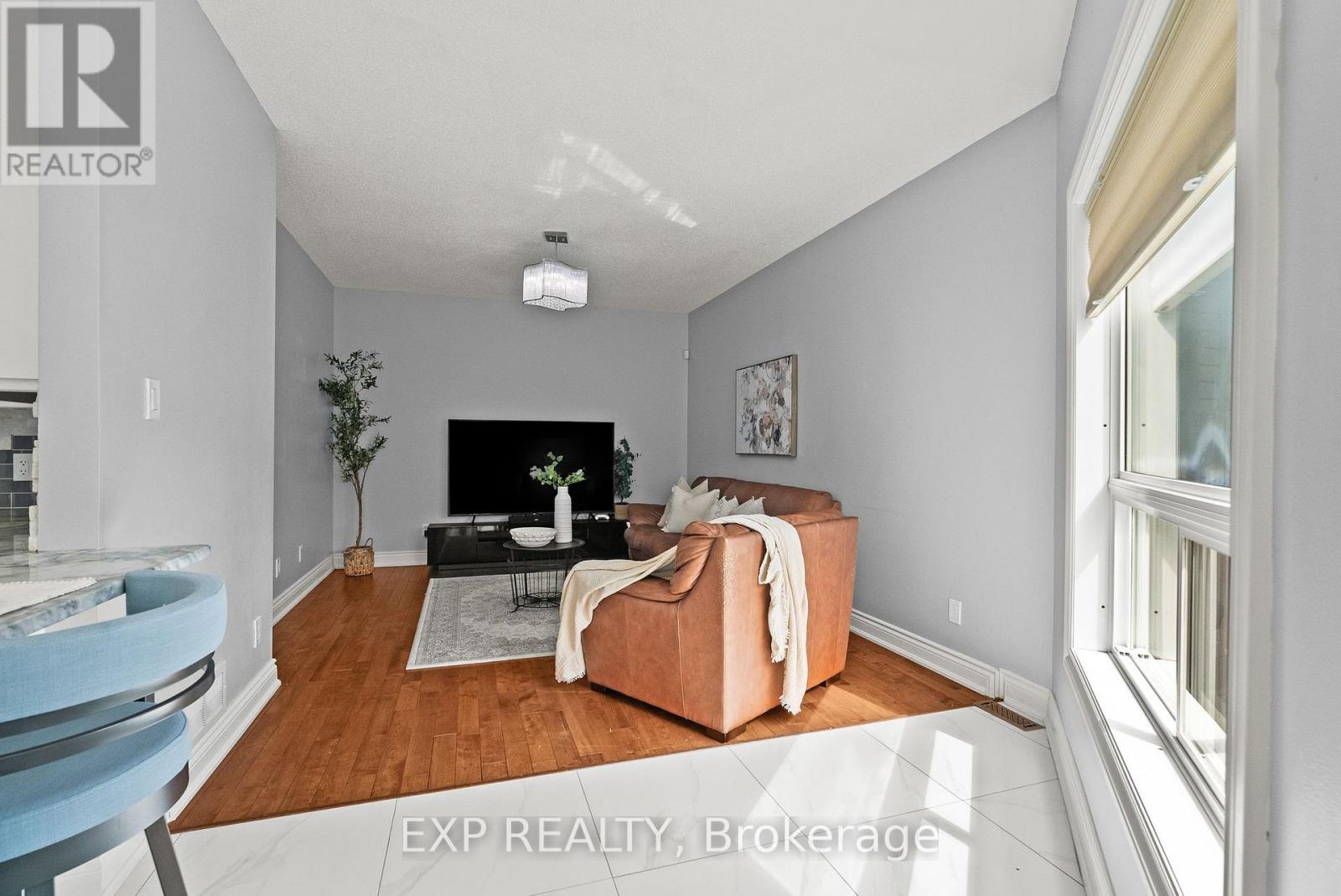 112 Redcliff Avenue, Ottawa, Ontario