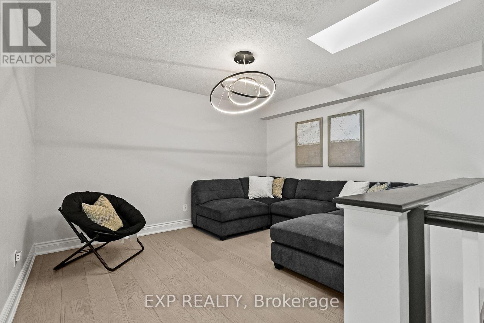 112 Redcliff Avenue, Ottawa, Ontario