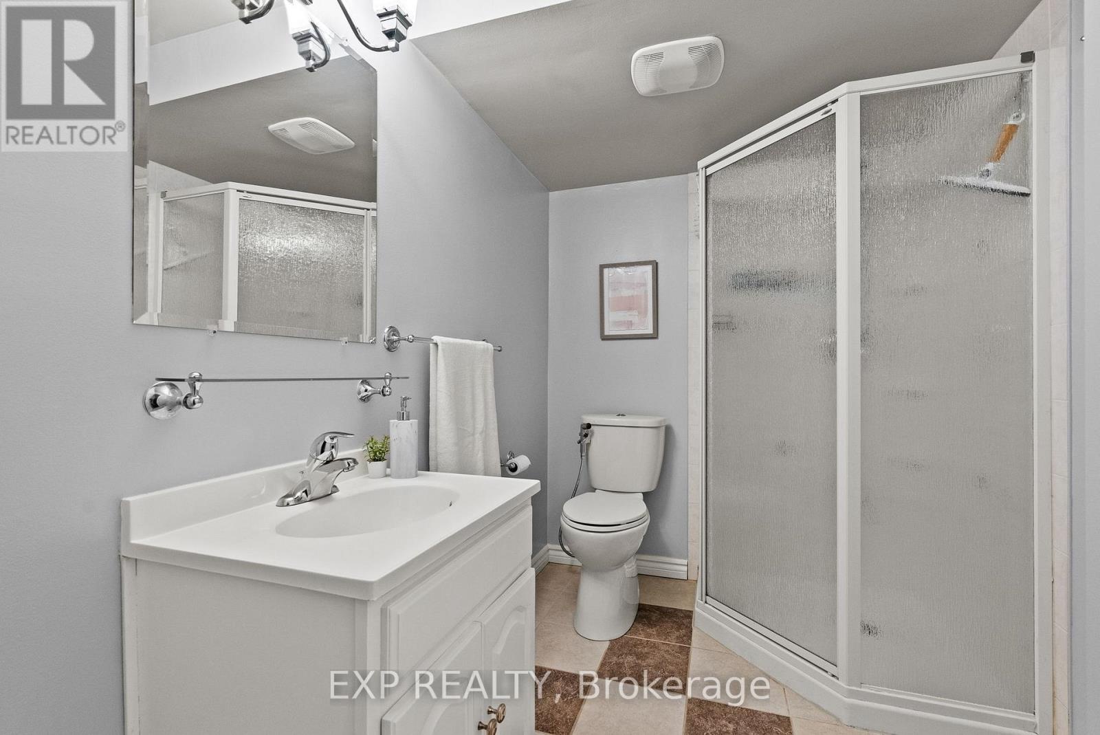 112 Redcliff Avenue, Ottawa, Ontario