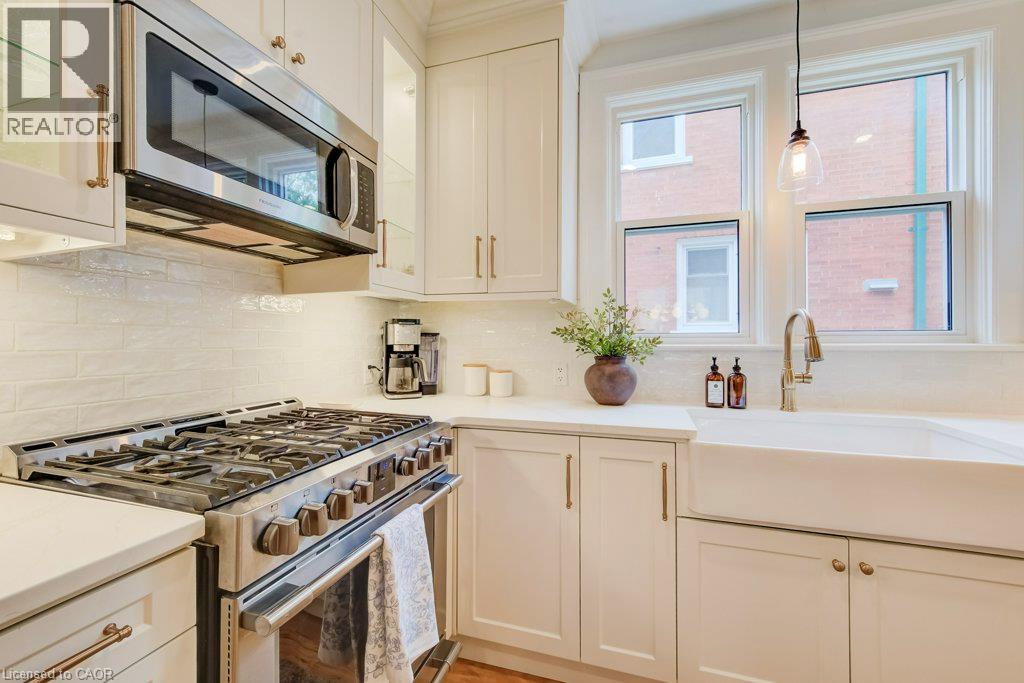 22 Whitney Place, Kitchener, Ontario