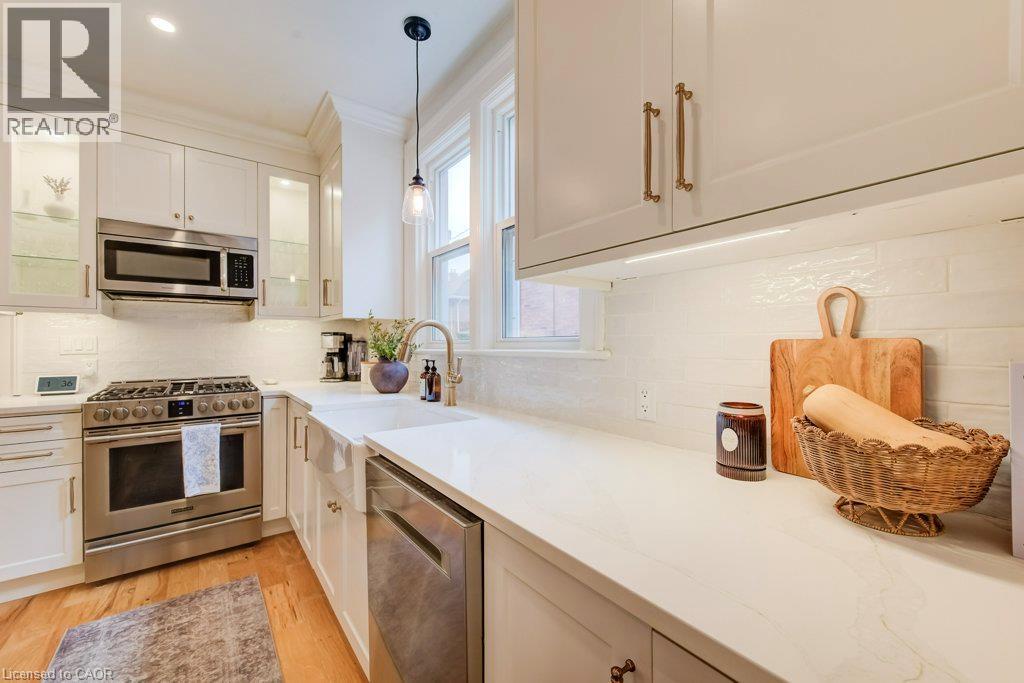 22 Whitney Place, Kitchener, Ontario
