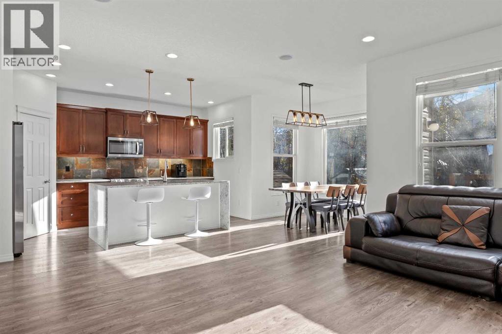 203 St Moritz Drive Sw, Calgary, Alberta