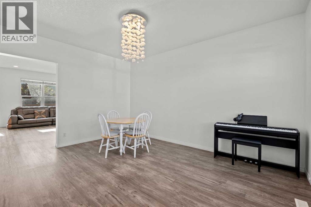 203 St Moritz Drive Sw, Calgary, Alberta