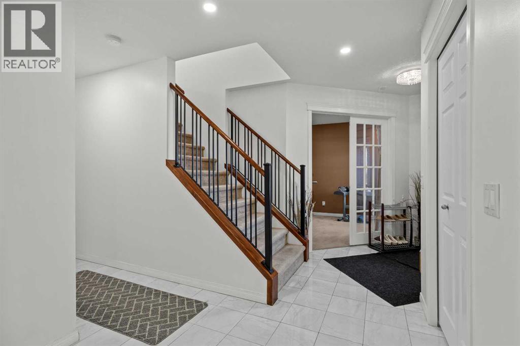 203 St Moritz Drive Sw, Calgary, Alberta