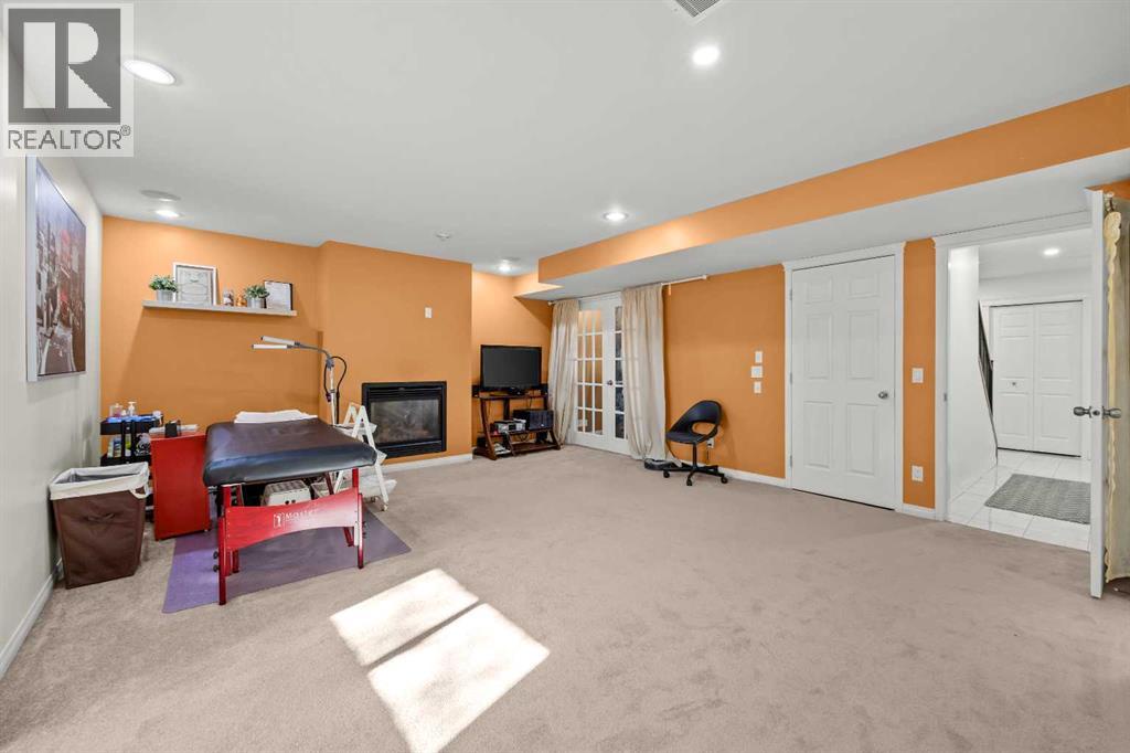 203 St Moritz Drive Sw, Calgary, Alberta