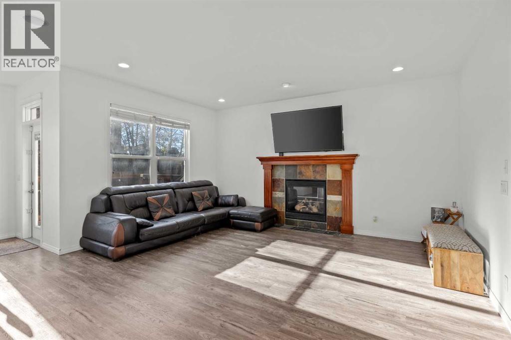 203 St Moritz Drive Sw, Calgary, Alberta