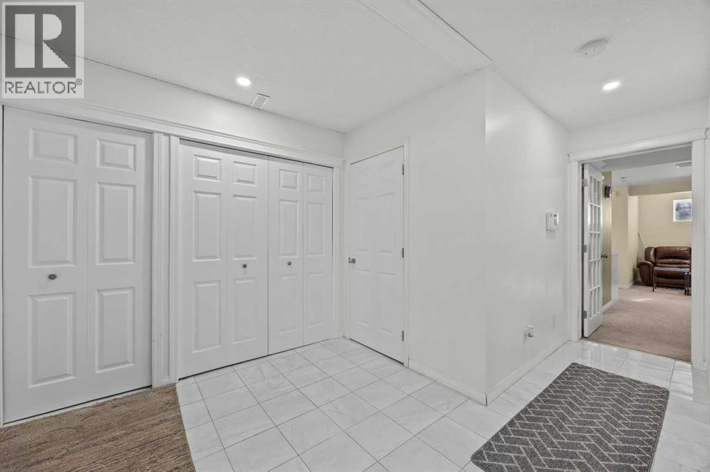 203 St Moritz Drive Sw, Calgary, Alberta
