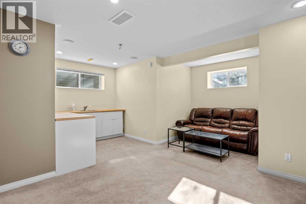 203 St Moritz Drive Sw, Calgary, Alberta