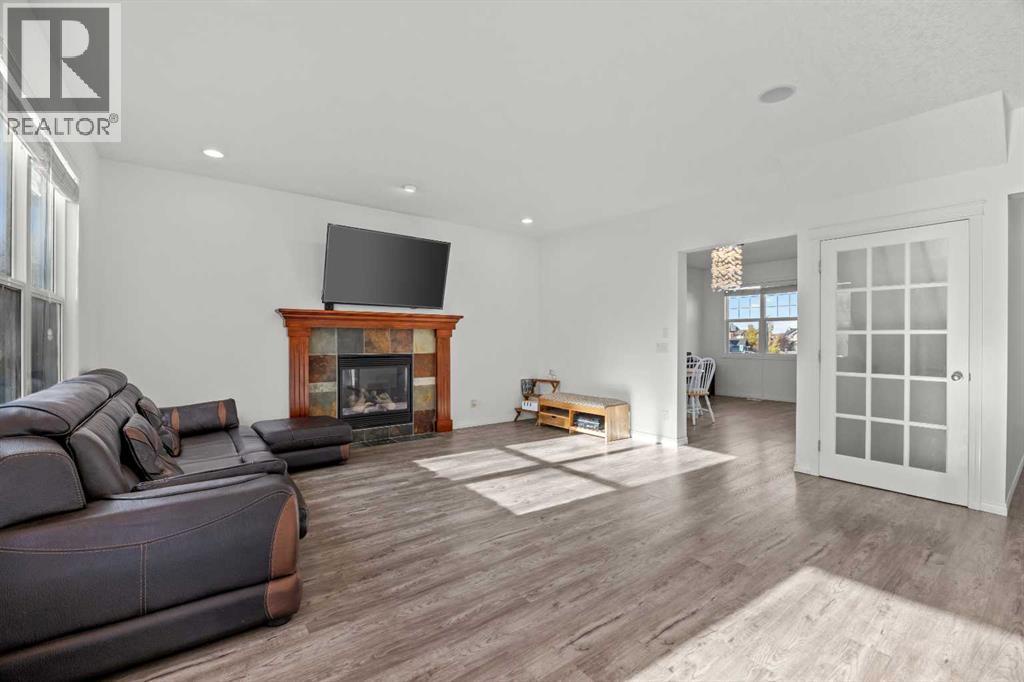 203 St Moritz Drive Sw, Calgary, Alberta