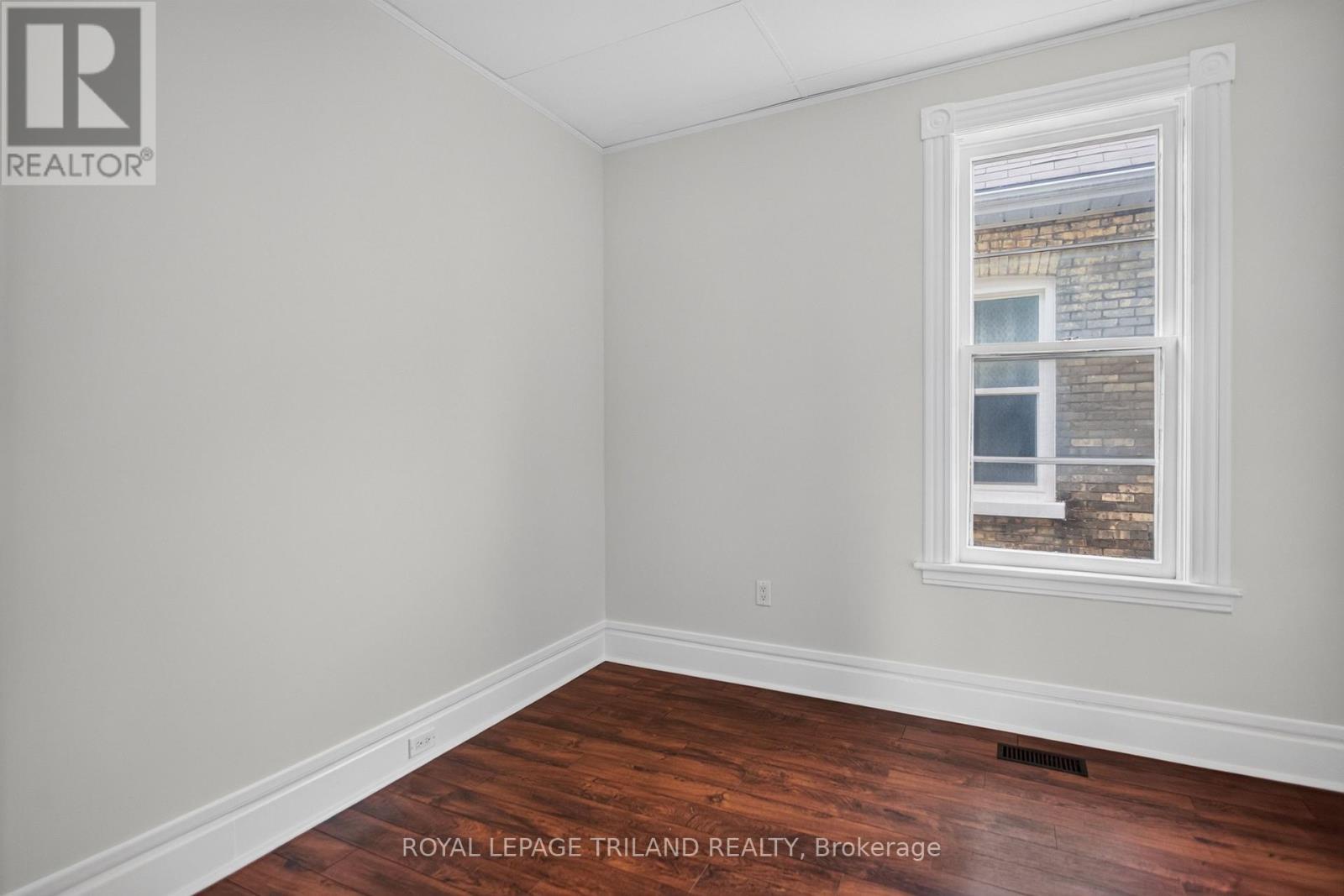 2.5 Antrim Street, St. Thomas, Ontario