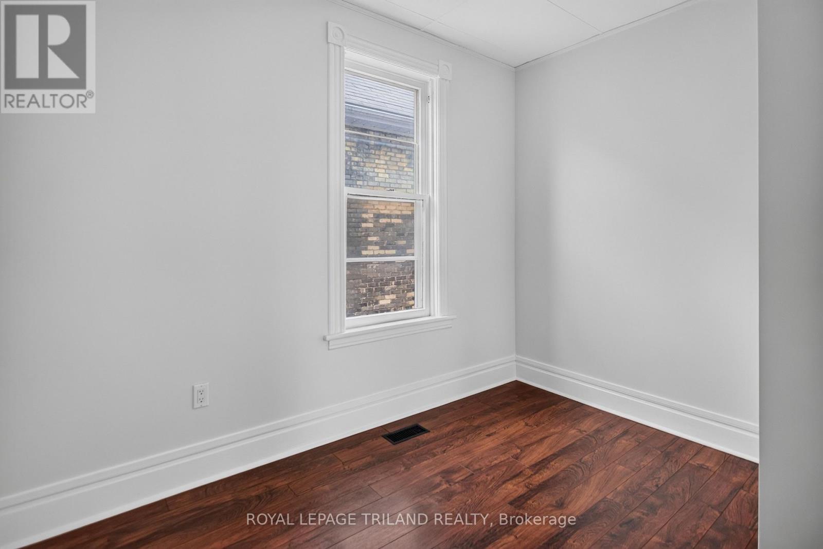 2.5 Antrim Street, St. Thomas, Ontario
