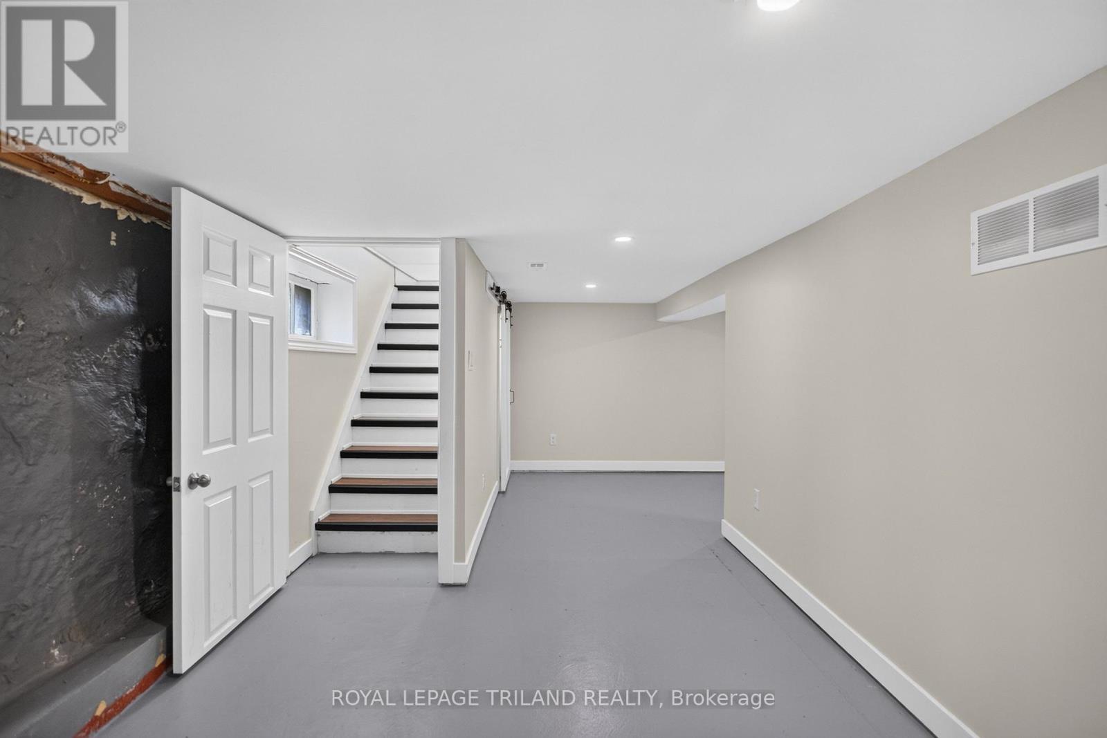 2.5 Antrim Street, St. Thomas, Ontario