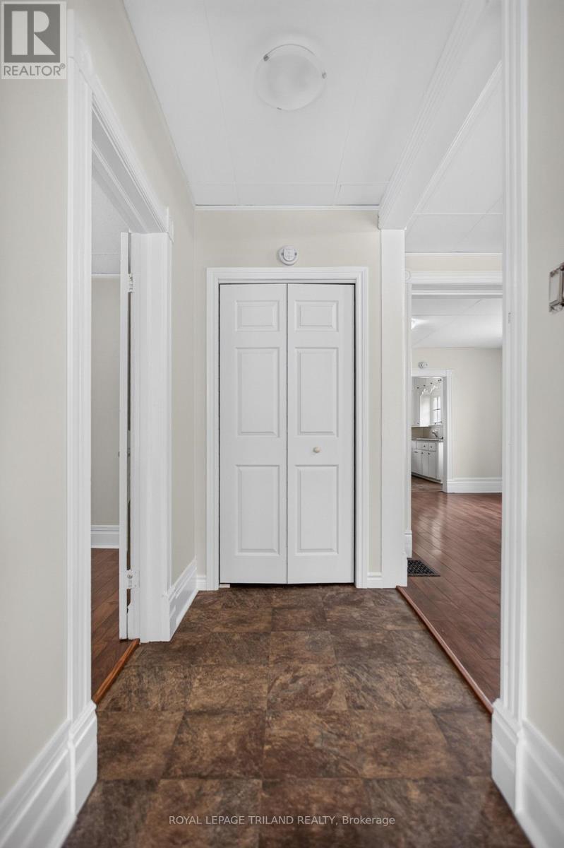2.5 Antrim Street, St. Thomas, Ontario