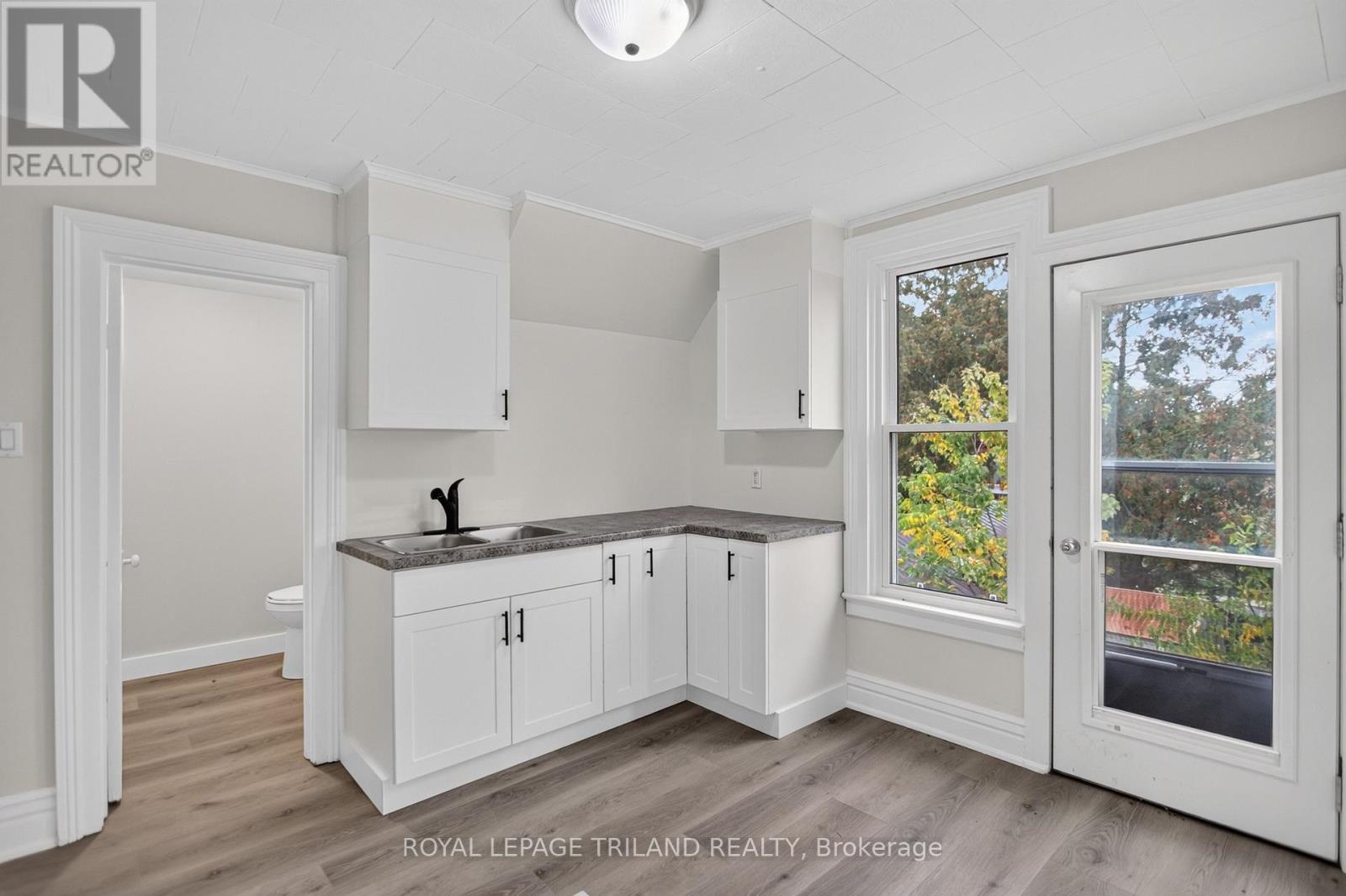 2.5 Antrim Street, St. Thomas, Ontario