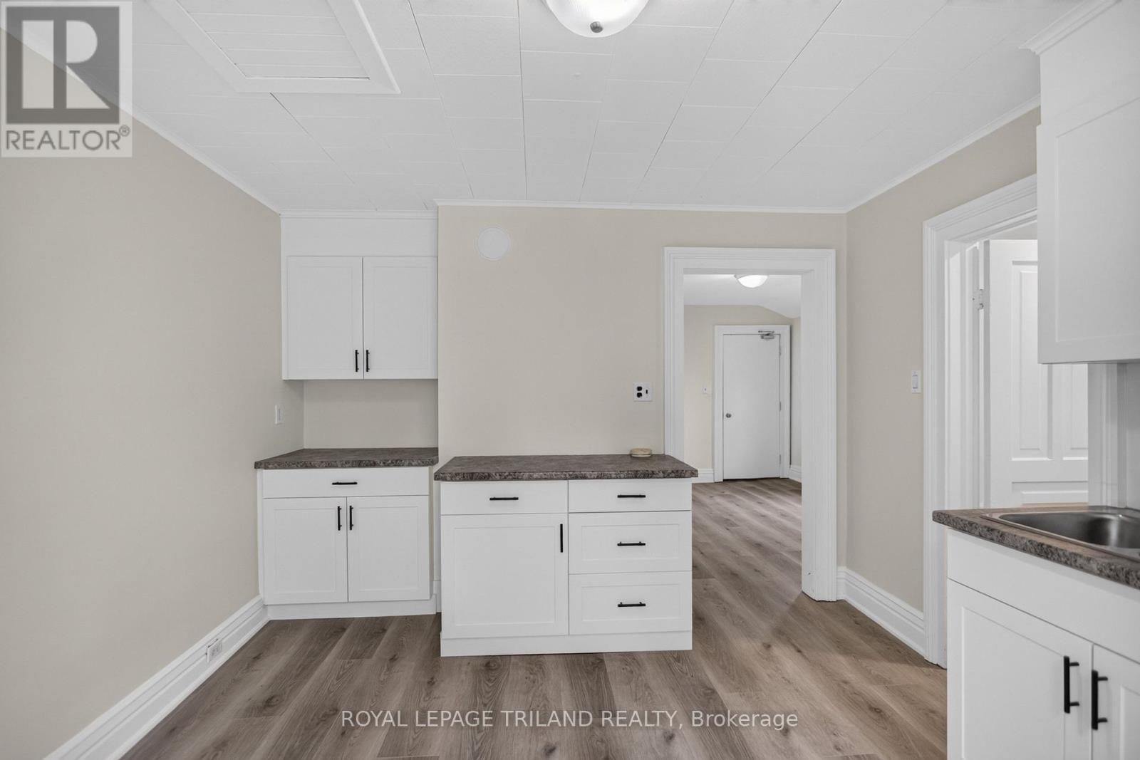 2.5 Antrim Street, St. Thomas, Ontario