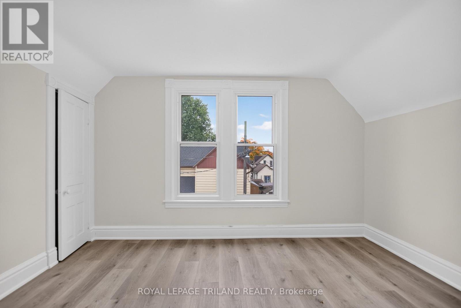 2.5 Antrim Street, St. Thomas, Ontario