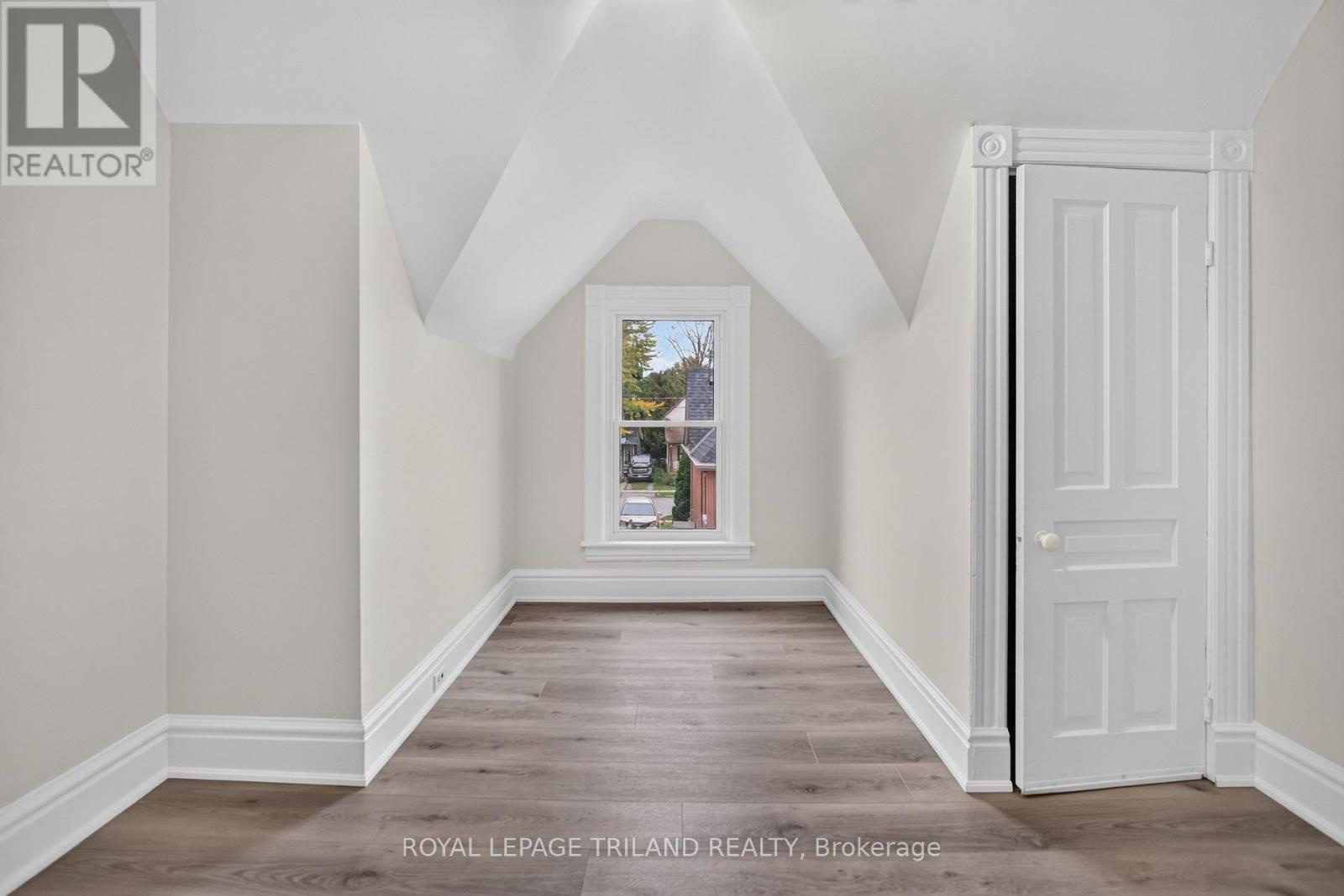 2.5 Antrim Street, St. Thomas, Ontario