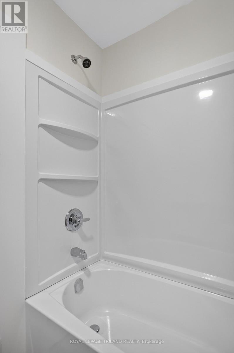 2.5 Antrim Street, St. Thomas, Ontario