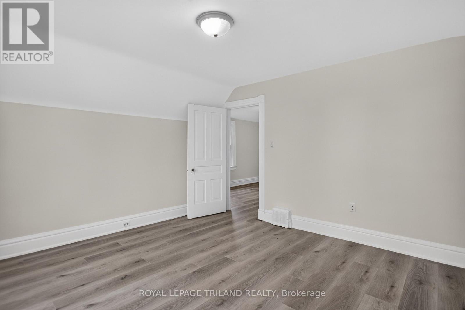 2.5 Antrim Street, St. Thomas, Ontario