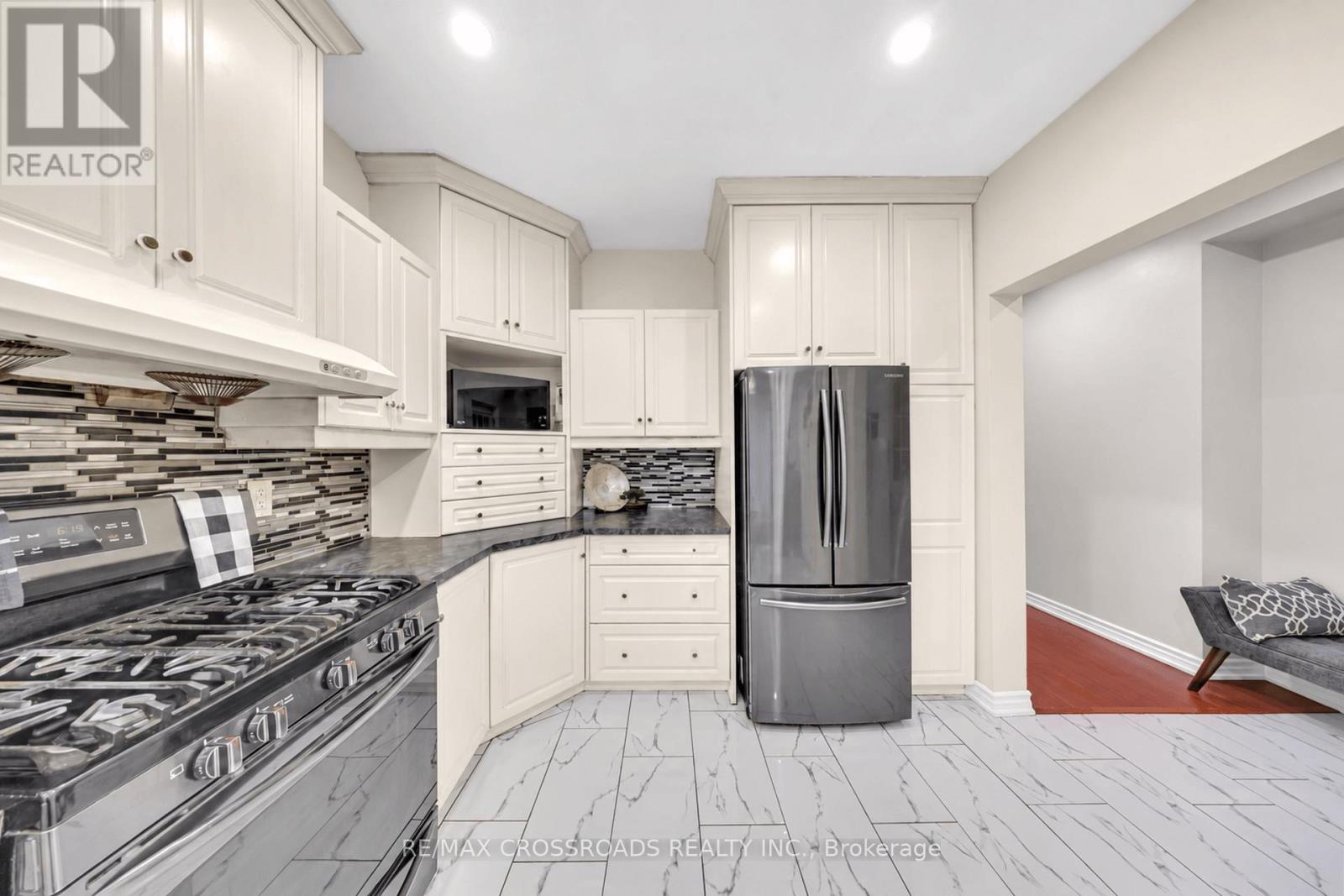 592a Danforth Road, Toronto (clairlea-birchmount), Ontario