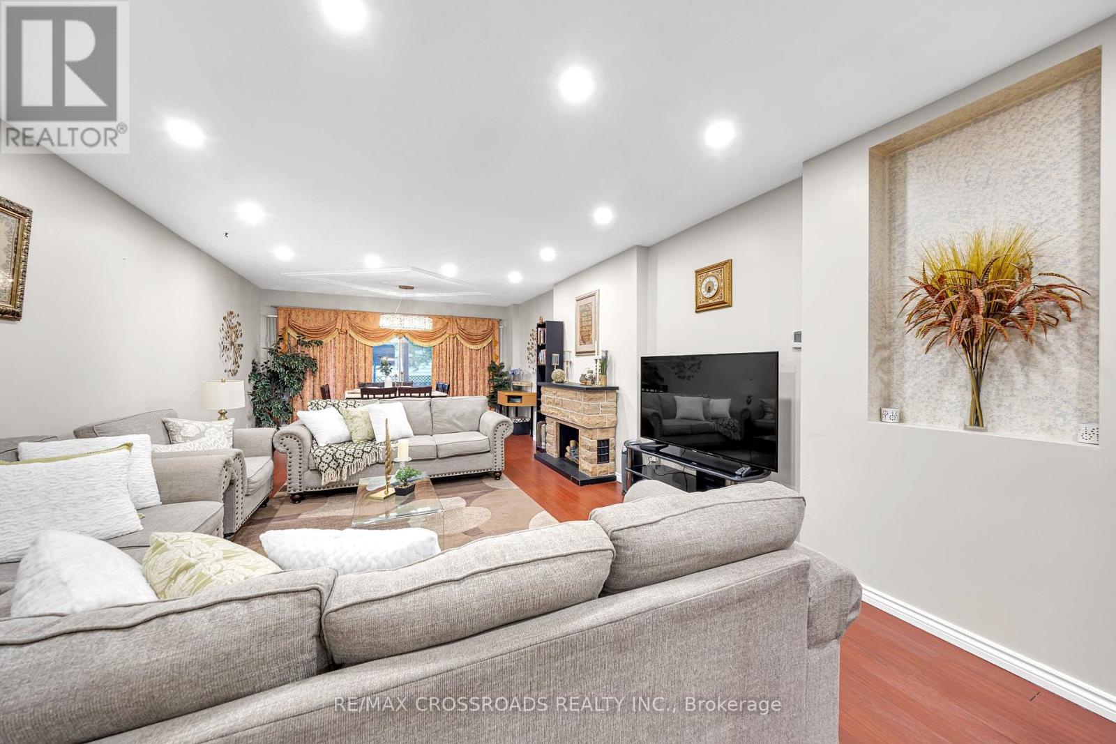 592a Danforth Road, Toronto (clairlea-birchmount), Ontario