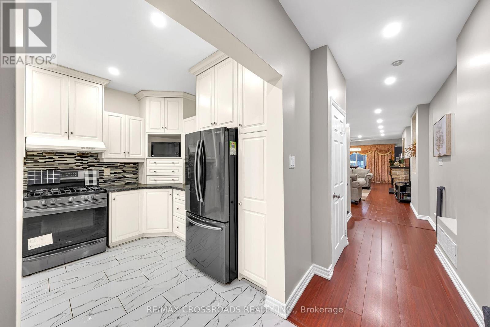 592a Danforth Road, Toronto (clairlea-birchmount), Ontario