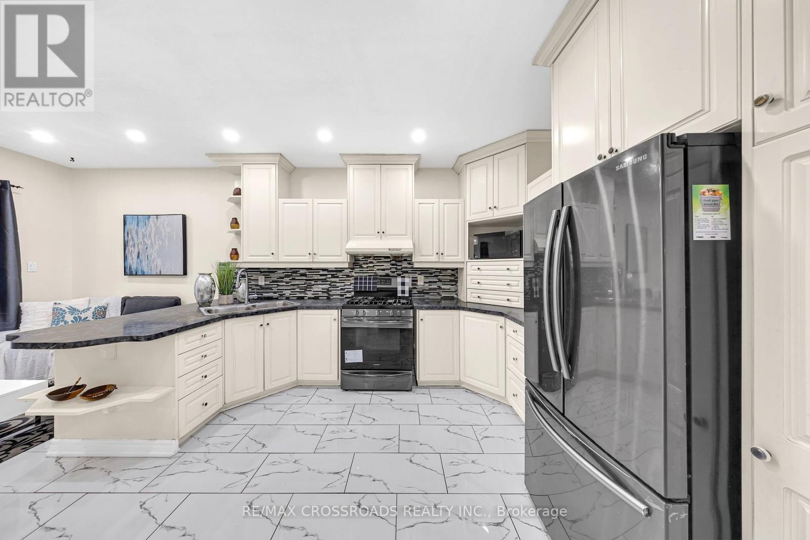 592a Danforth Road, Toronto (clairlea-birchmount), Ontario