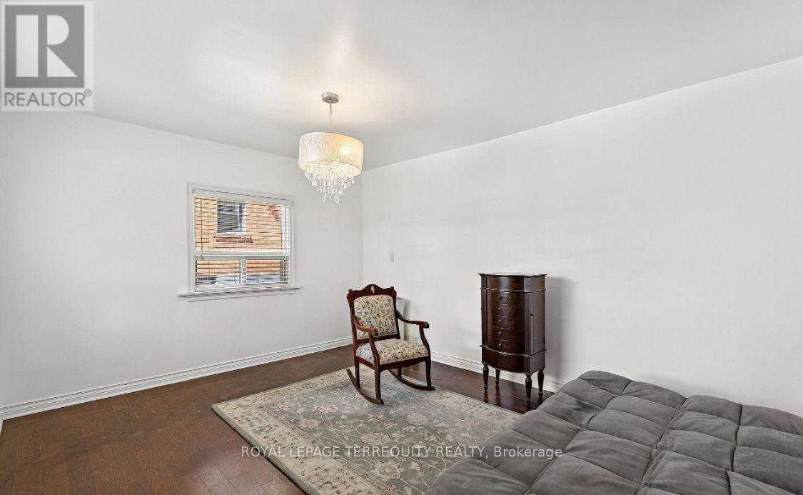1052 Glengrove Avenue, Toronto (yorkdale-glen Park), Ontario