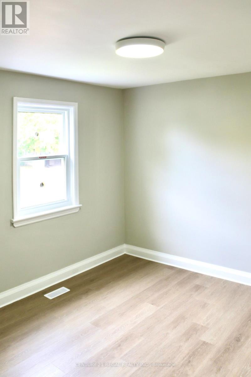 987 Victoria Park Avenue, Toronto (clairlea-birchmount), Ontario