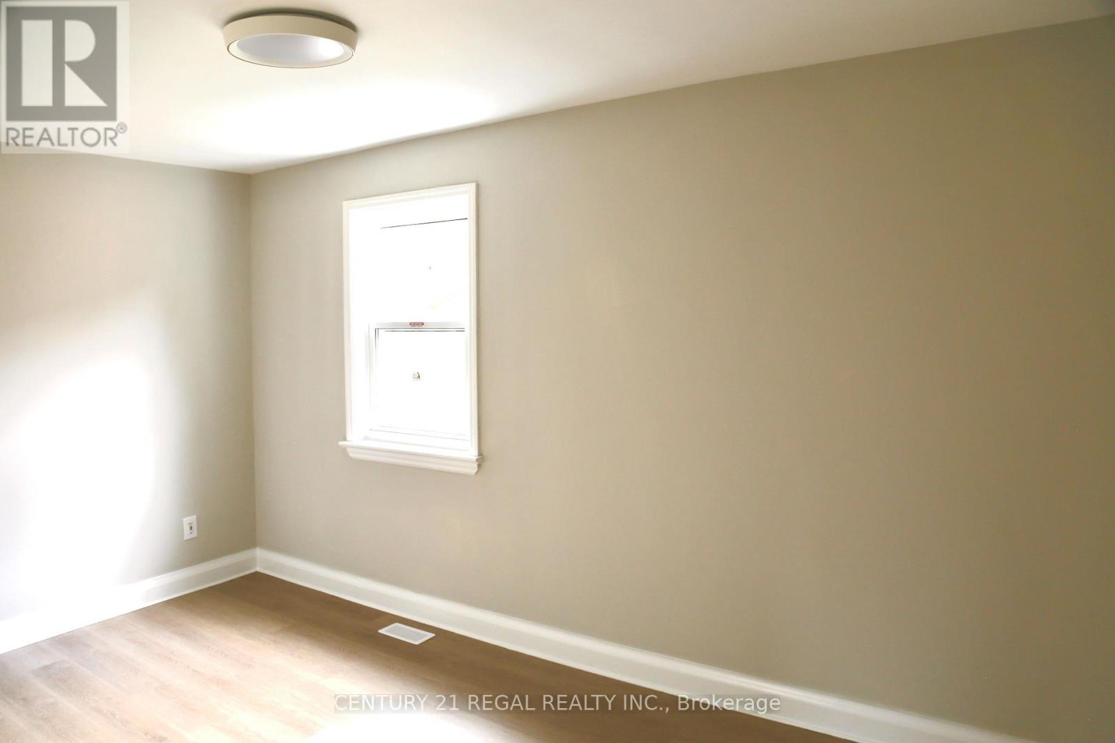 987 Victoria Park Avenue, Toronto (clairlea-birchmount), Ontario