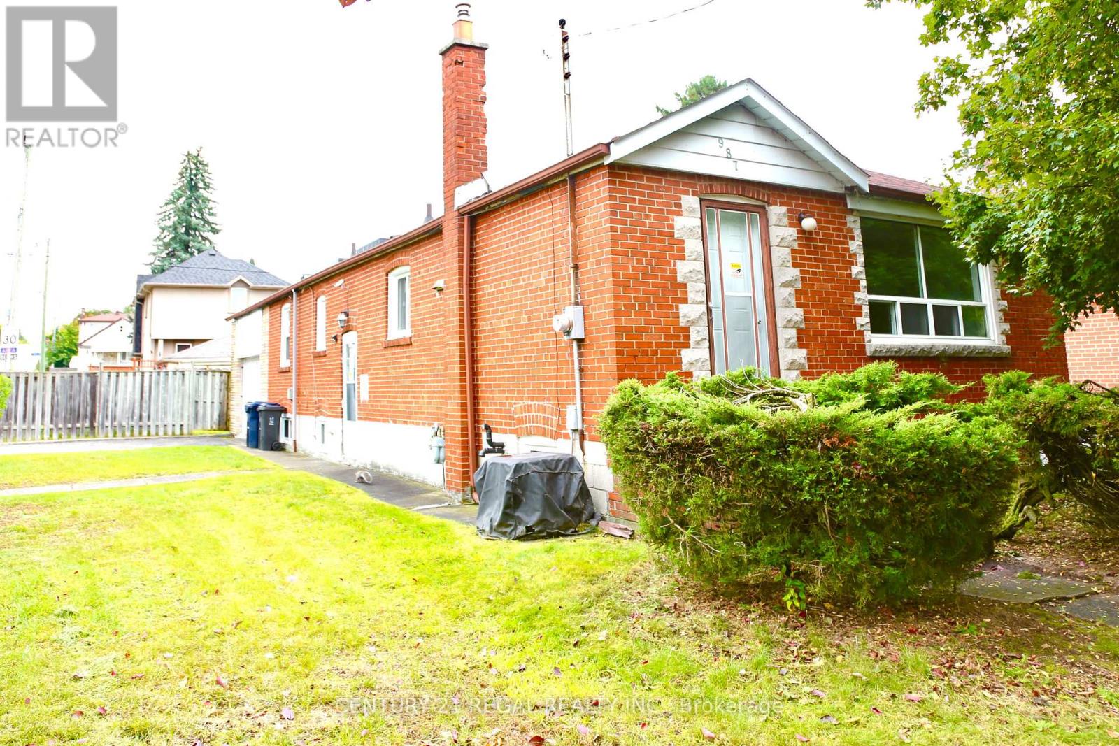 987 Victoria Park Avenue, Toronto (clairlea-birchmount), Ontario
