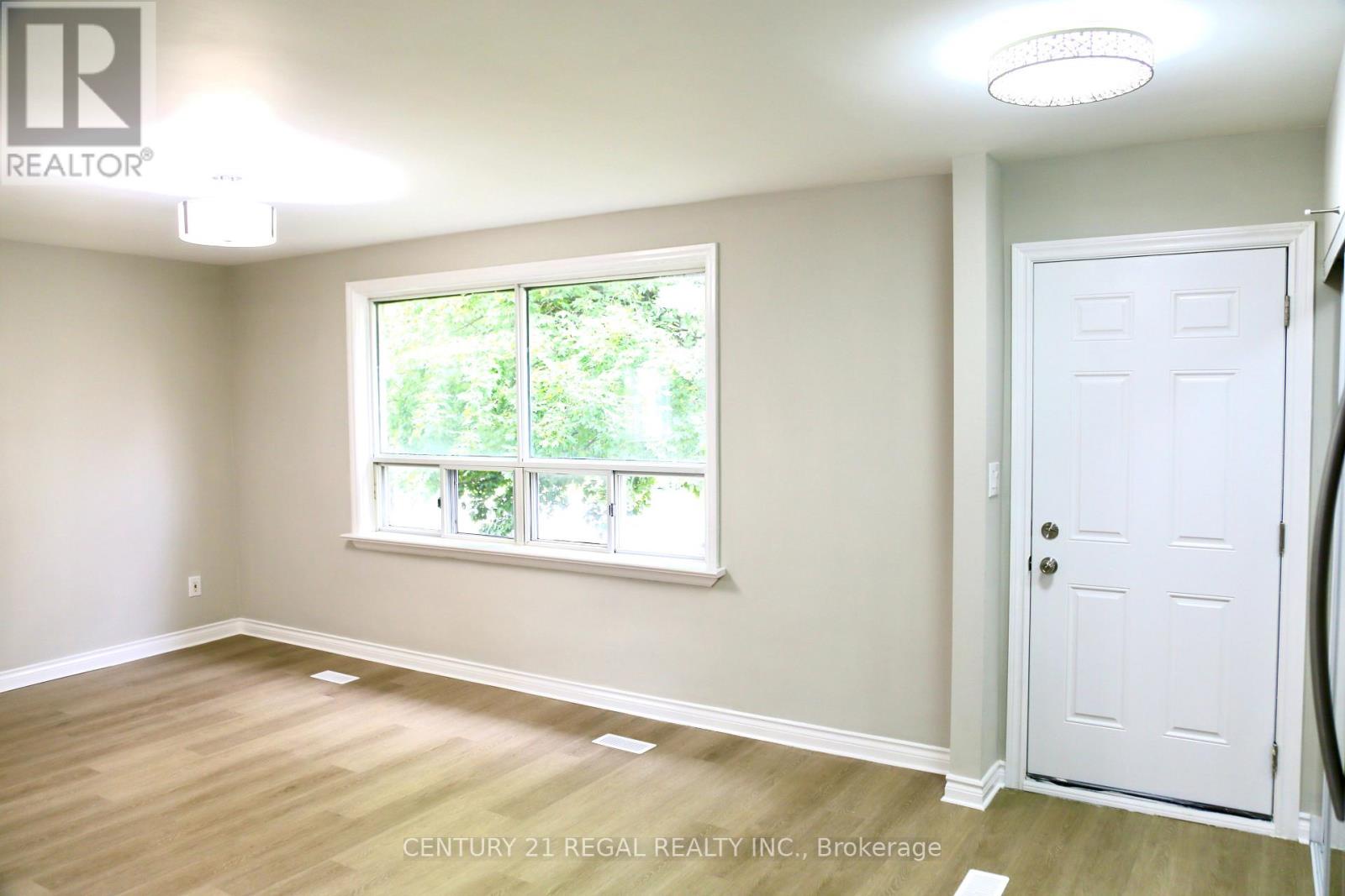 987 Victoria Park Avenue, Toronto (clairlea-birchmount), Ontario