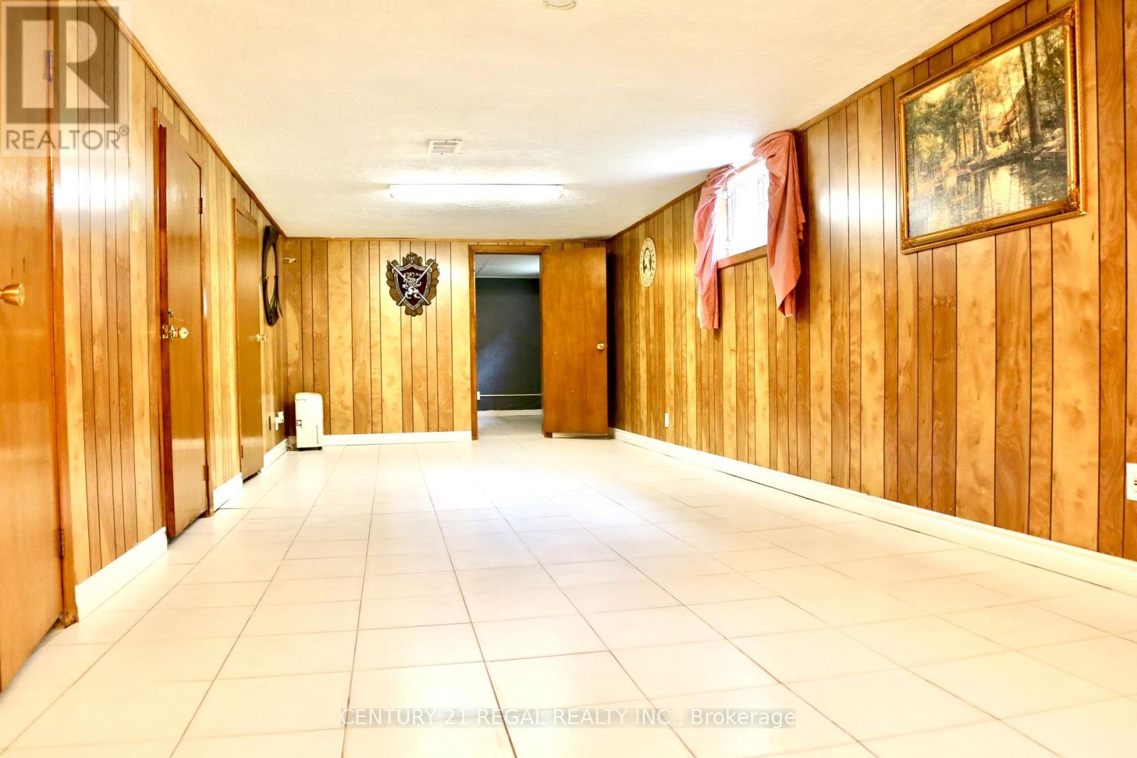 987 Victoria Park Avenue, Toronto (clairlea-birchmount), Ontario