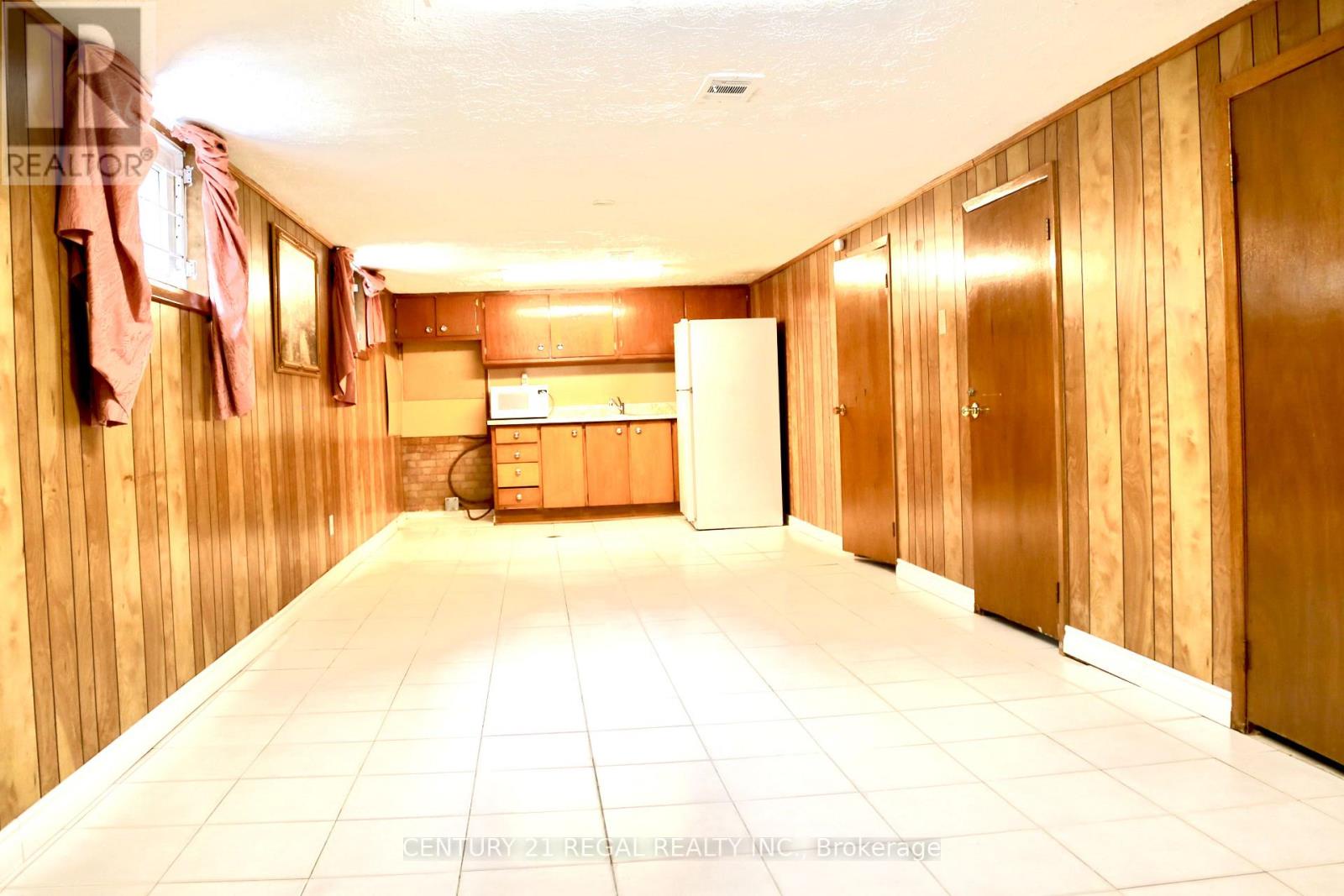 987 Victoria Park Avenue, Toronto (clairlea-birchmount), Ontario