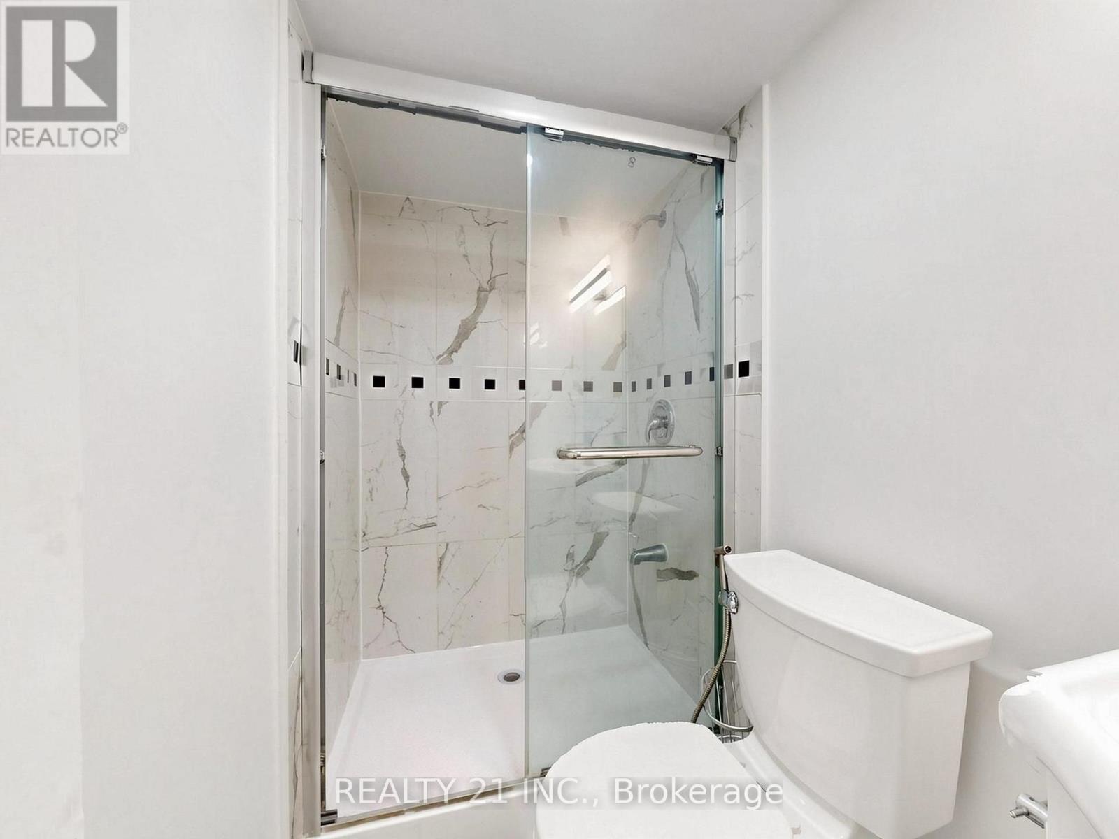 120 Queensbury Avenue, Toronto (birchcliffe-cliffside), Ontario