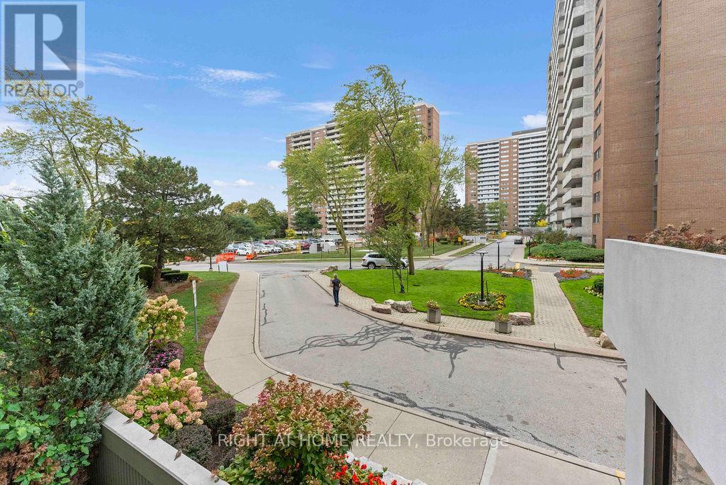 206 - 270 Scarlett Road, Toronto (rockcliffe-smythe), Ontario