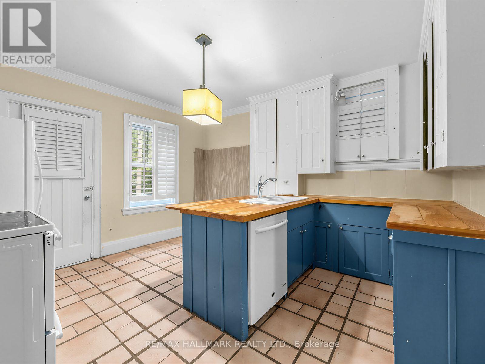 7 Humberview Crescent, Toronto (weston), Ontario