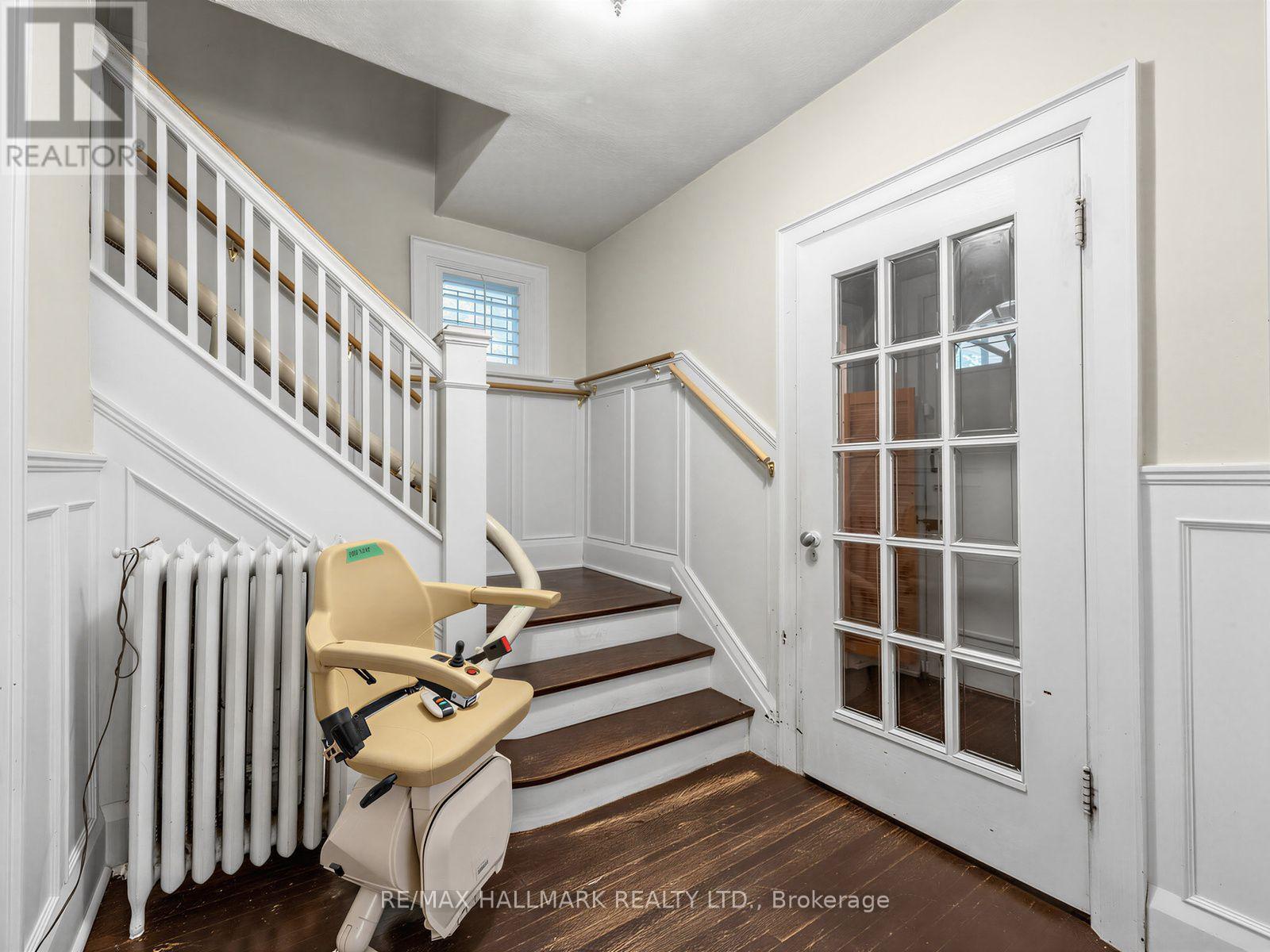 7 Humberview Crescent, Toronto (weston), Ontario