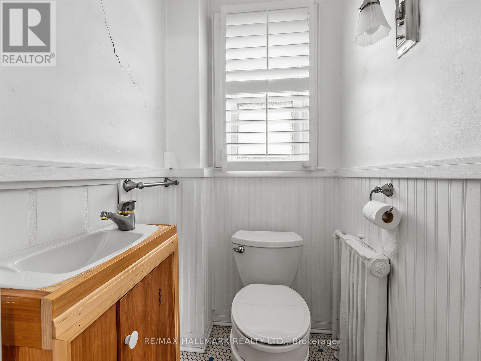 7 Humberview Crescent, Toronto (weston), Ontario