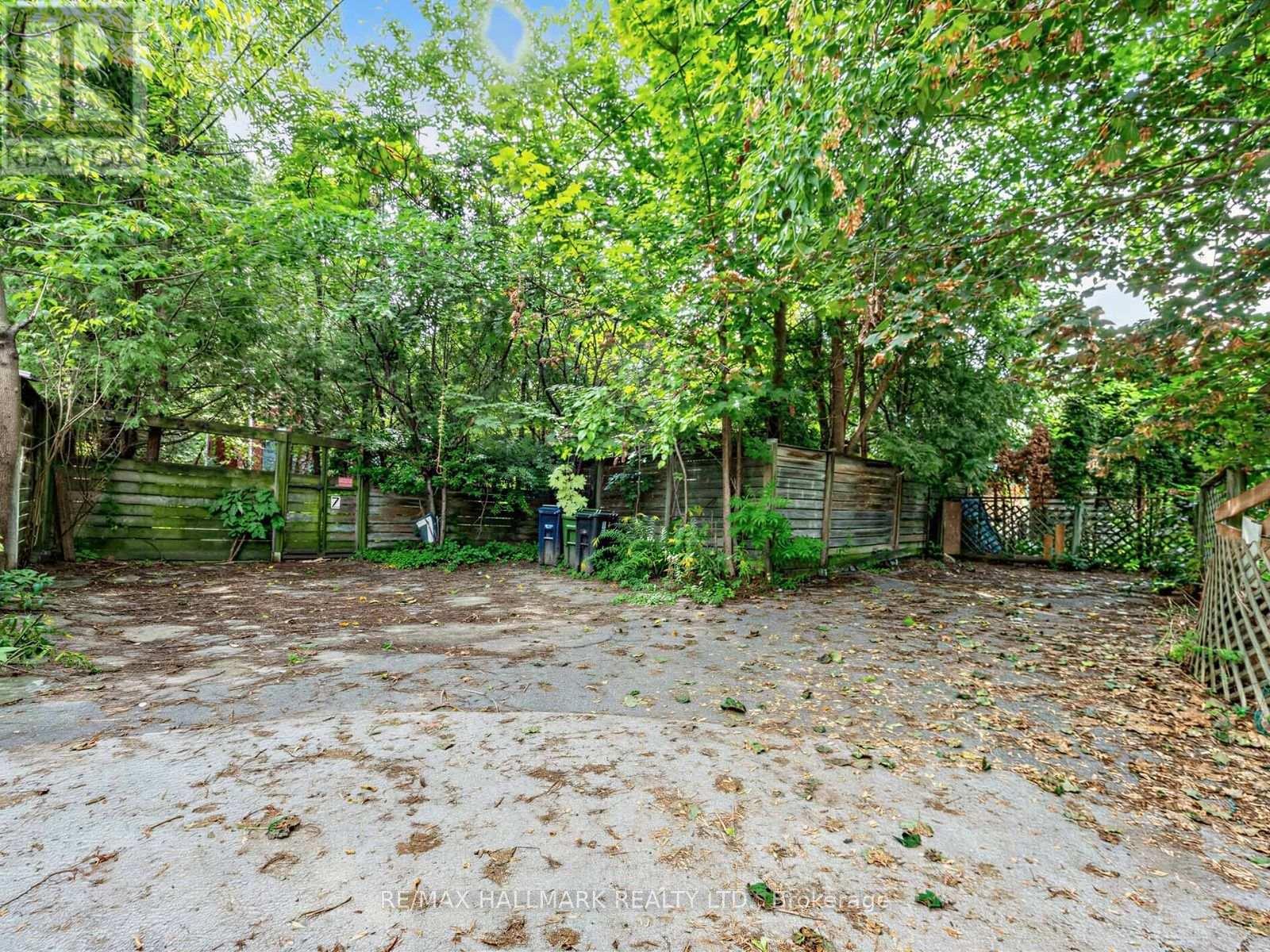 7 Humberview Crescent, Toronto (weston), Ontario
