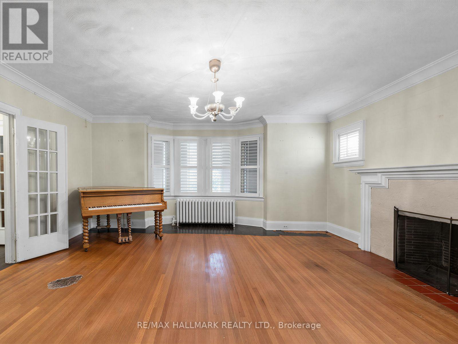 7 Humberview Crescent, Toronto (weston), Ontario