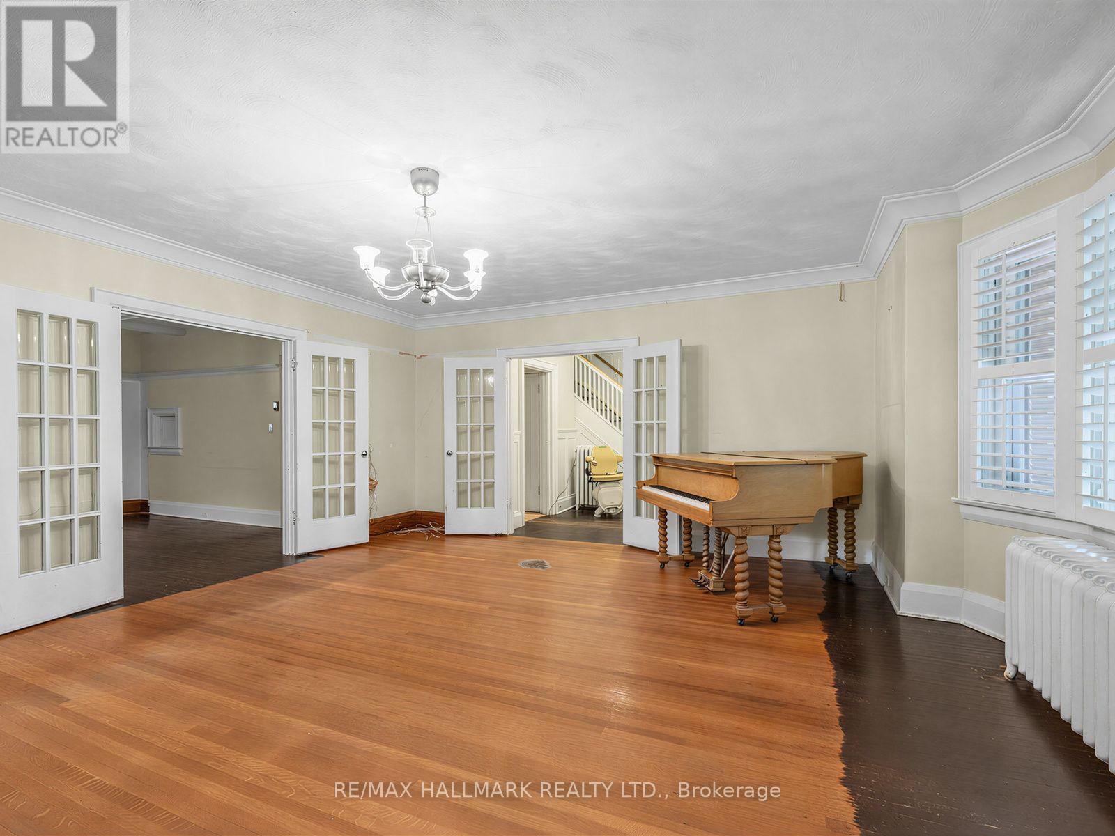7 Humberview Crescent, Toronto (weston), Ontario