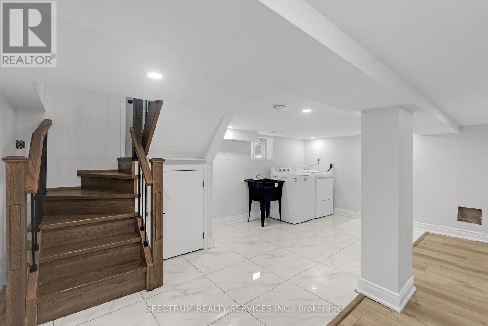 11 Vimy Avenue, Toronto (weston), Ontario